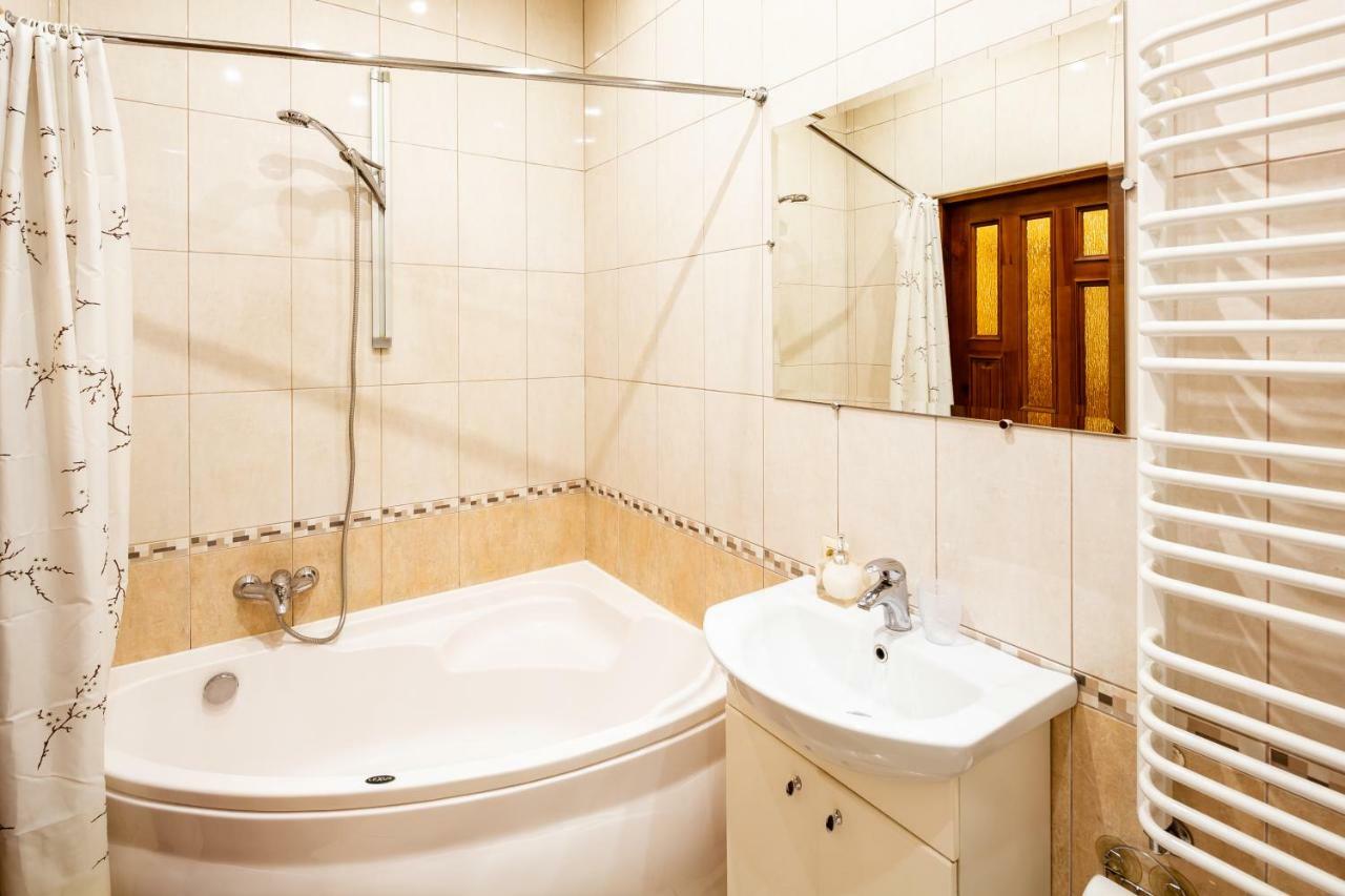 Bv Apartments Exquisite 리비프 외부 사진